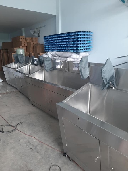Chậu rửa y tế 2 vòi