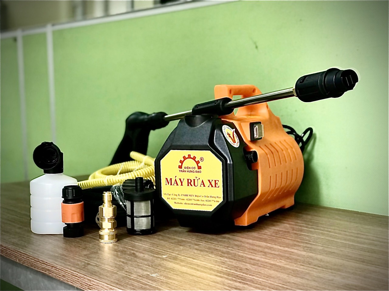 Máy rửa xe