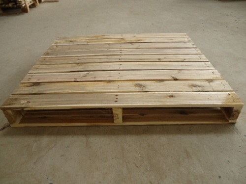 Pallet gỗ 2 hướng nâng - tải trọng 1,5 tấn
