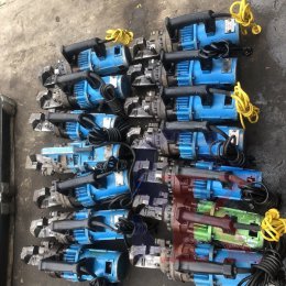 Máy cắt thủy lực