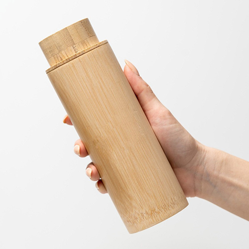Bình đựng nước bằng tre