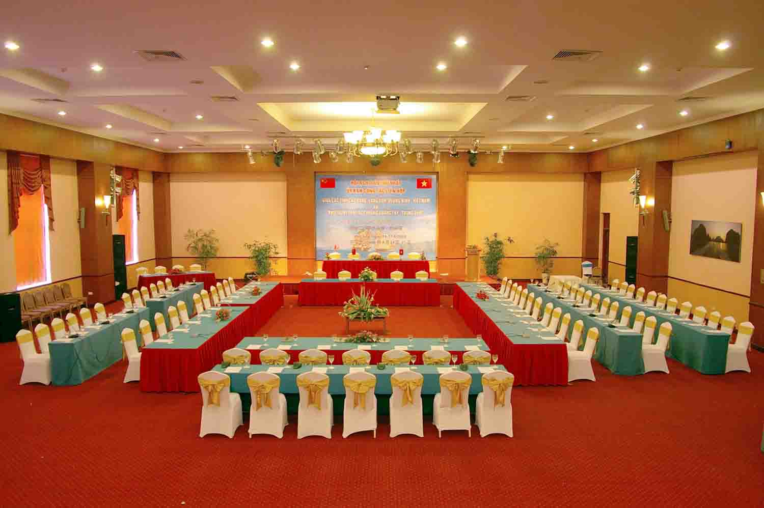Tổ chức hội nghị, hội thảo