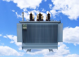 Máy biến áp 3 pha kiểu kín