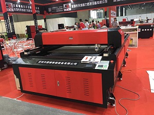 Máy cắt khắc Laser CO2