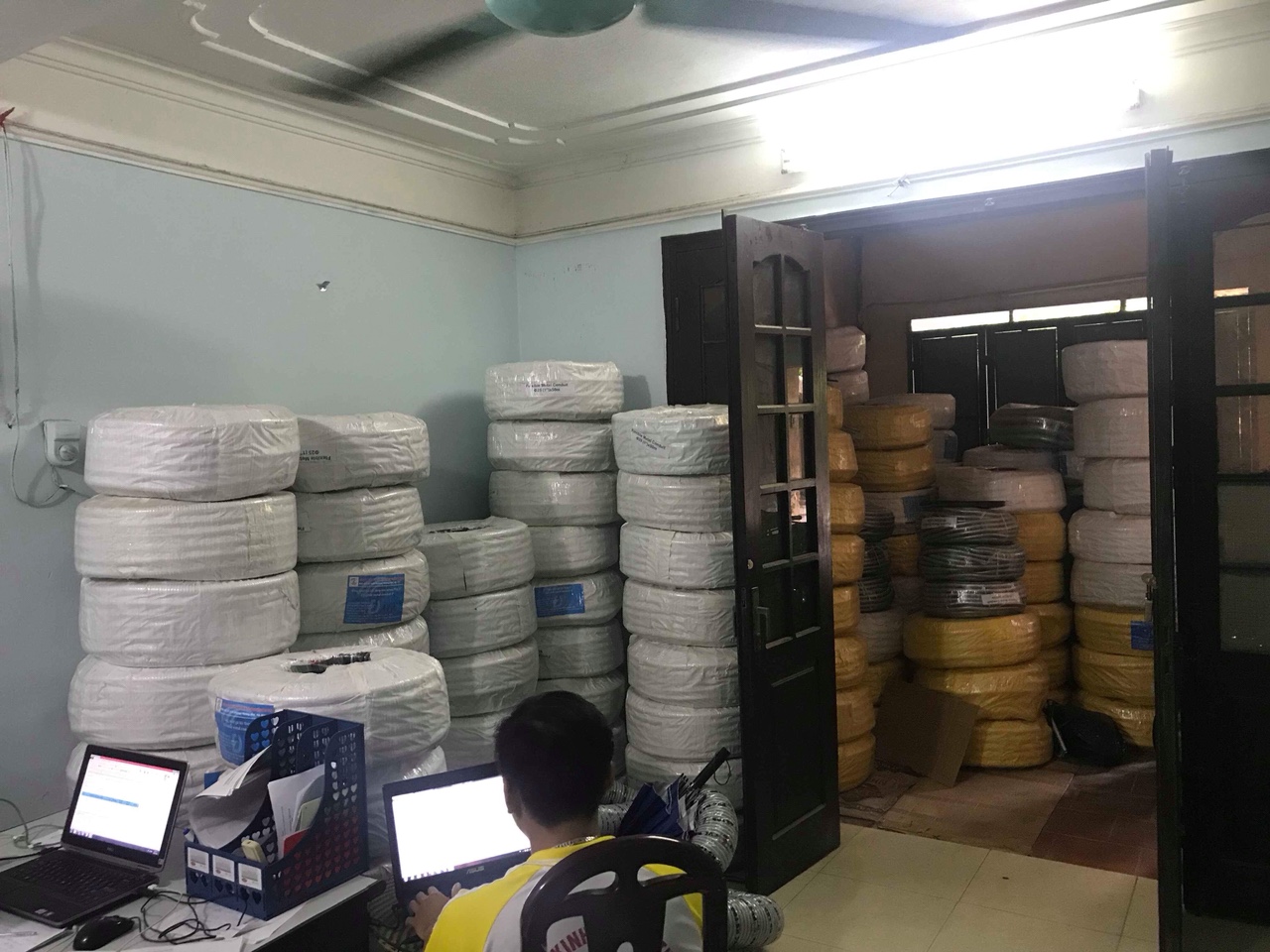 Ống ruột gà lõi thép