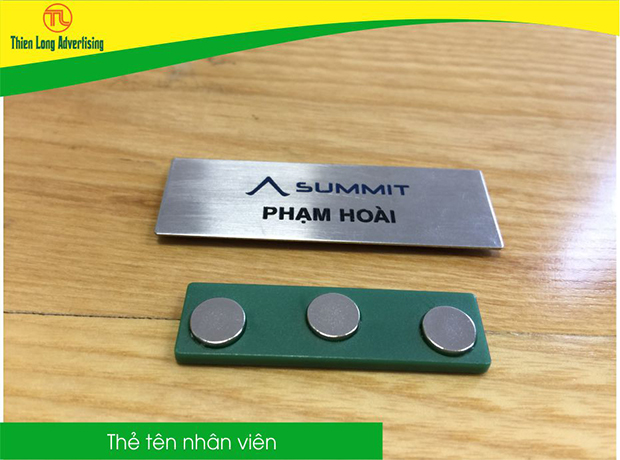 Thẻ tên nhân viên