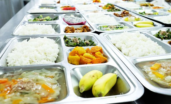 Suất ăn công nhân