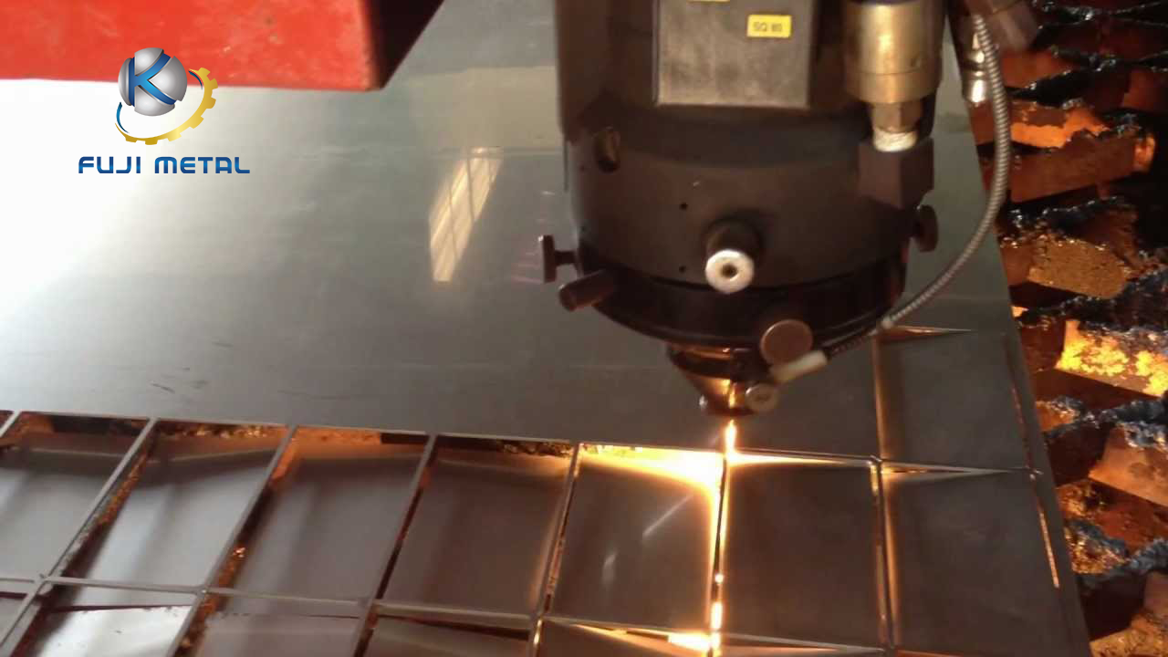 Gia công cắt laser kim loại