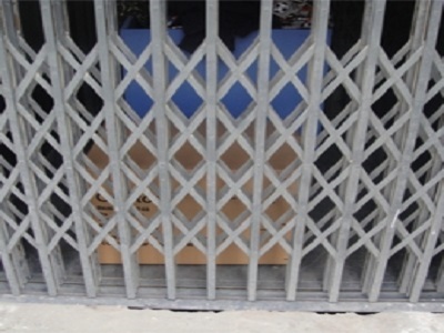 Thang máy tải hàng