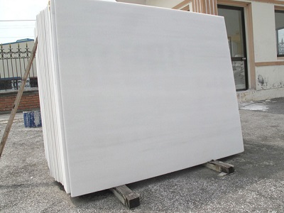 Đá trắng khổ lớn