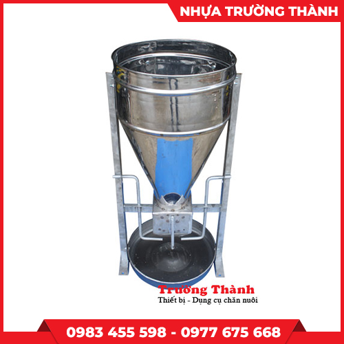 Máng tập ăn cho lợn sữa