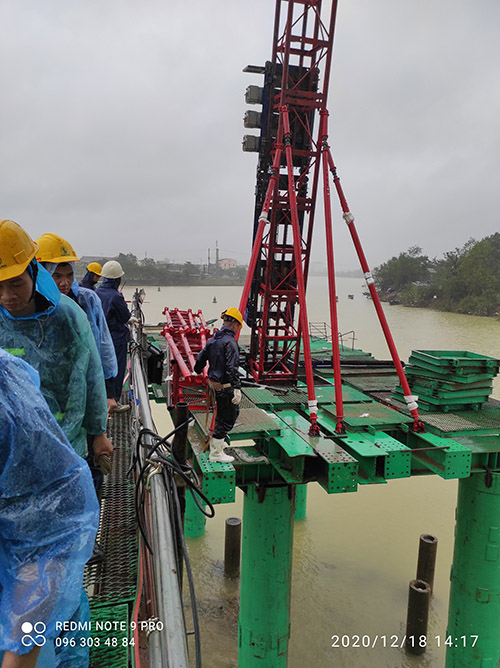 Vận thăng lồng nghiêng