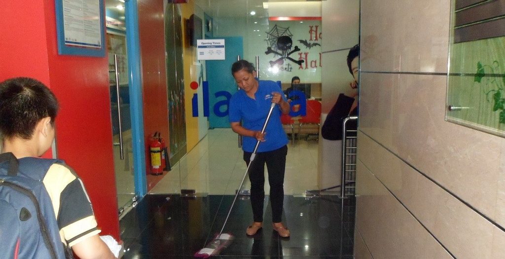 Dịch vụ vệ sinh trường học