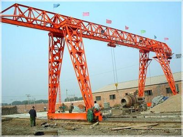 Cổng trục dạng giàn hoa