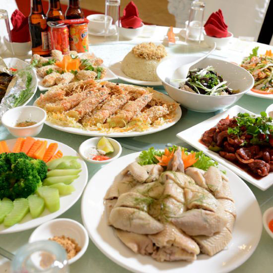 Đặt tiệc sinh nhật, liên hoan, tất niên