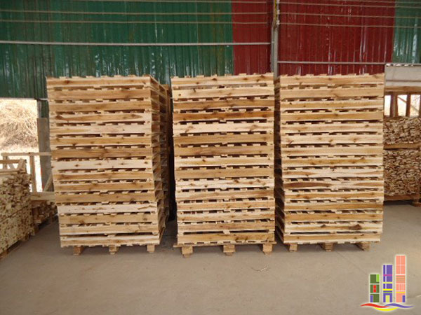 Pallet gỗ 2 hướng nâng