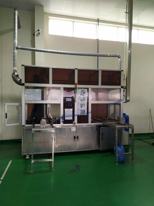 Remove painting machine