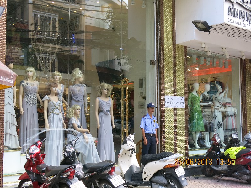 Đầm dạ hội