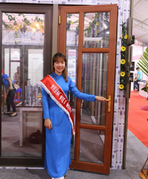 Cửa đi hệ TT888