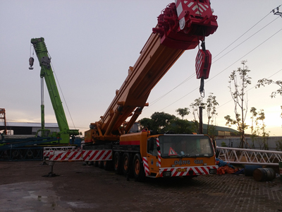 Cẩu bánh lốp Liebherr-LTM 1450N (450 tấn)