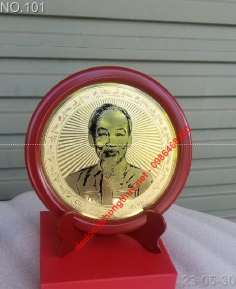 Đĩa đồng lưu niệm chân dung Bác Hồ