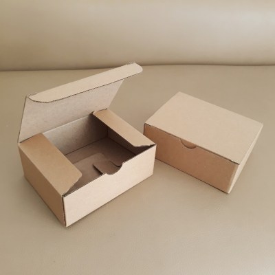 Thùng carton nắp gài