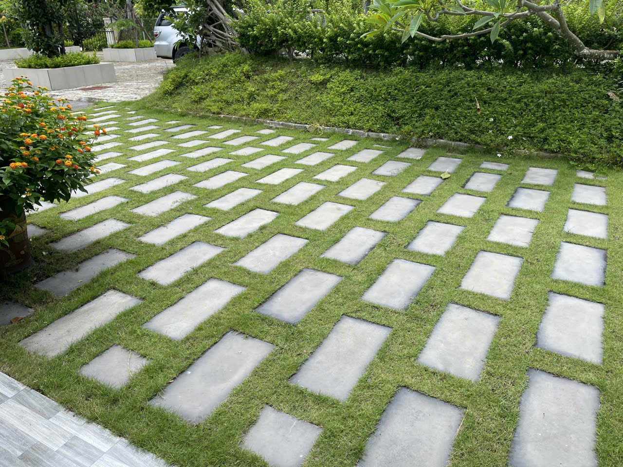 Gạch lát sân vườn