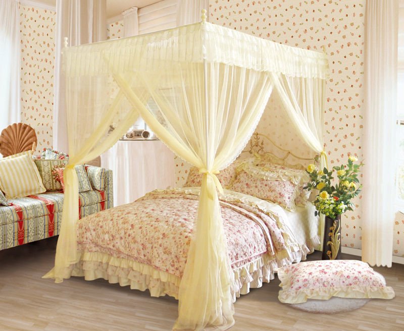 Mùng 4 góc 4 cửa