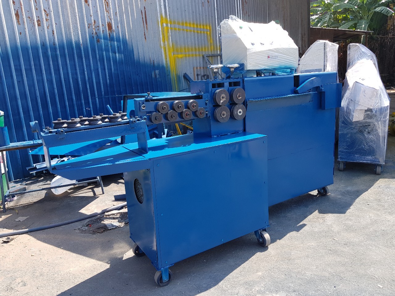 Máy bẻ đai sắt tự động