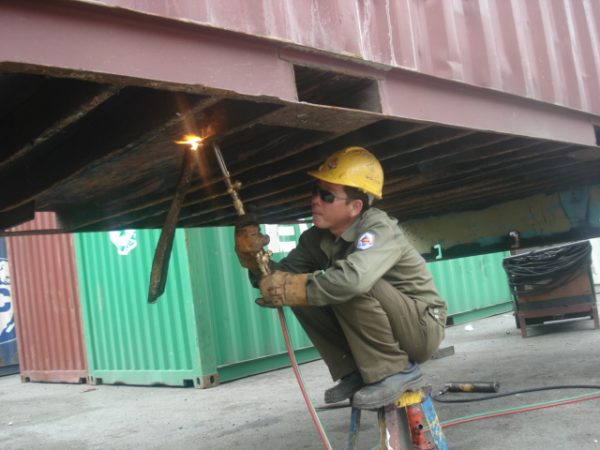 Sửa chữa container