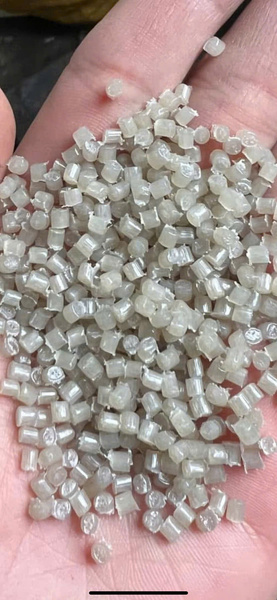 Hạt nhựa tái sinh