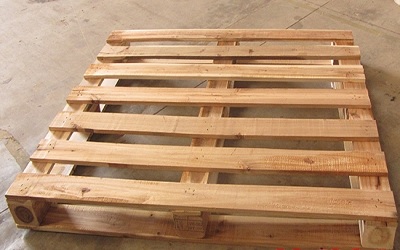 Pallet gỗ 4 hướng nâng