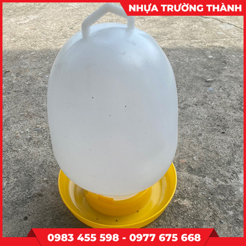 Bình uống nước cho gà
