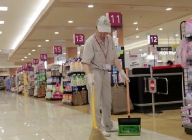 Dịch vụ vệ sinh siêu thị