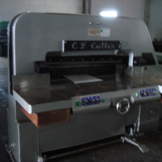 Máy cắt tự động