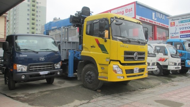Xe tải gắn cẩu