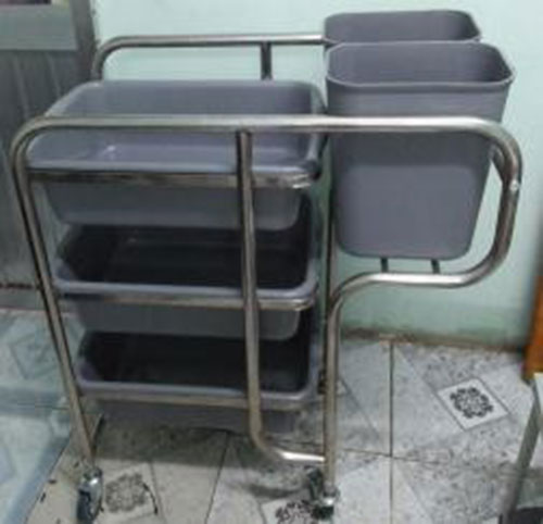 Xe dọn thức ăn thừa