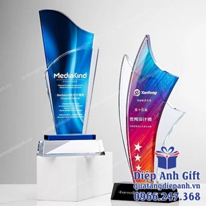 Kỷ Niệm Chương Pha Lê