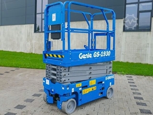 Xe Nâng Cắt Kéo Genie GS 1930