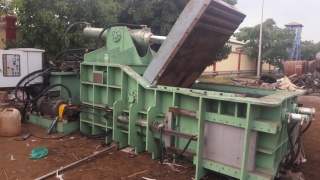 Máy ép phế liệu