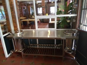 Nồi nấu phở kèm bàn