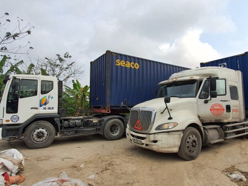 Vận tải bằng xe đầu kéo