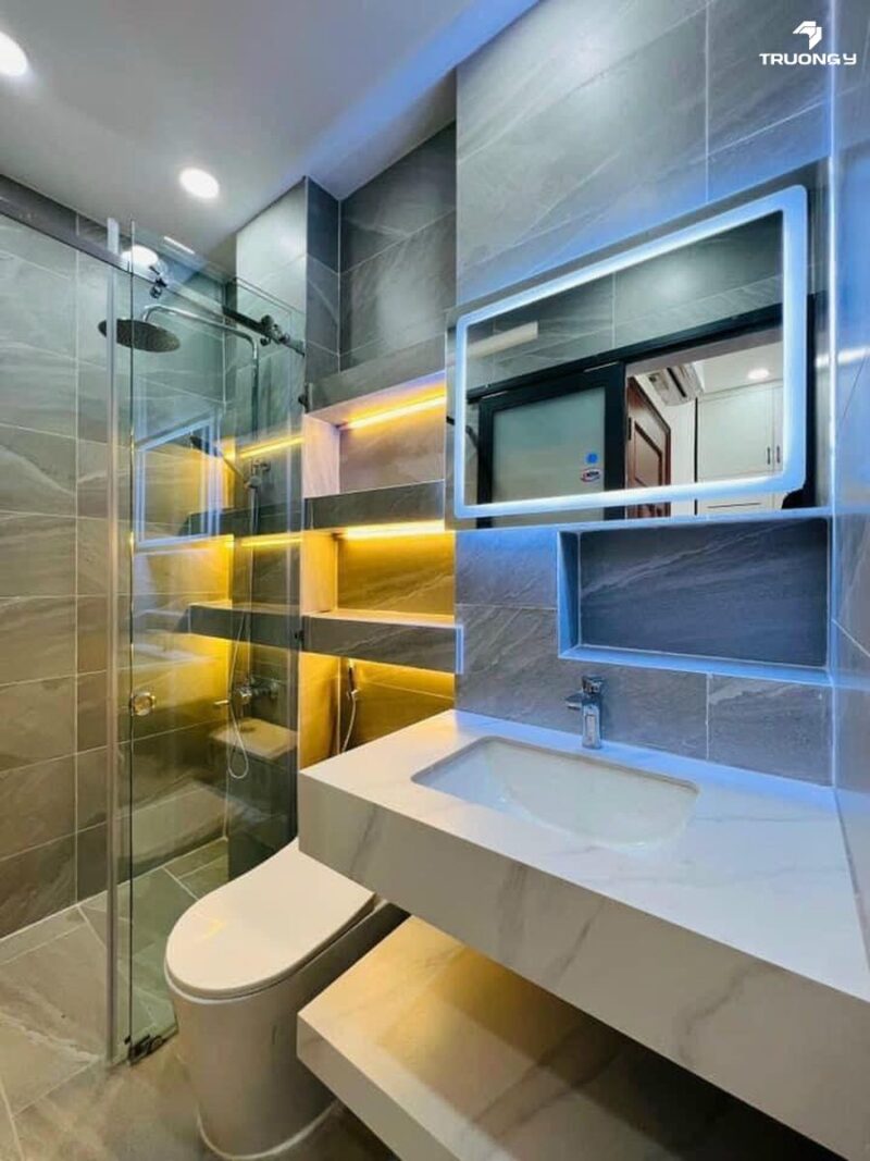 Vách tắm kính