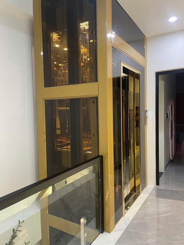 Thang máy tải khách