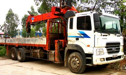 Vận chuyển bằng xe đầu kéo