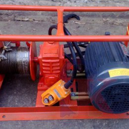 Máy tời hộp số