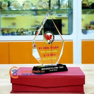 Biểu Trưng Pha Lê Trường Sỹ Quan Chính Trị