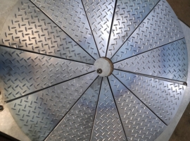 Bậc cầu thang inox