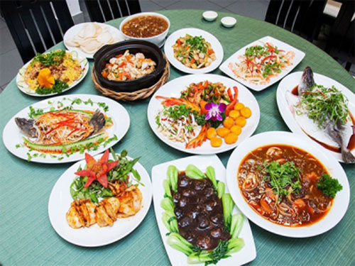 Suất ăn tiệc cưới