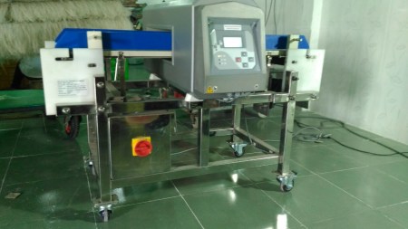 Máy dò kim loại đế giày